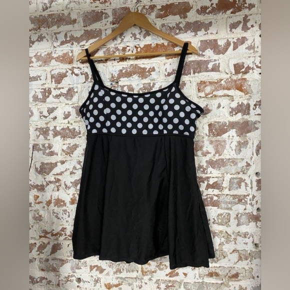 Swimsuit - Picture 1 of 5